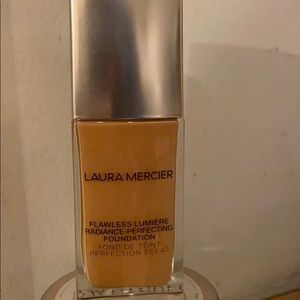 Laura Mercier  Radiance perfecting foundation